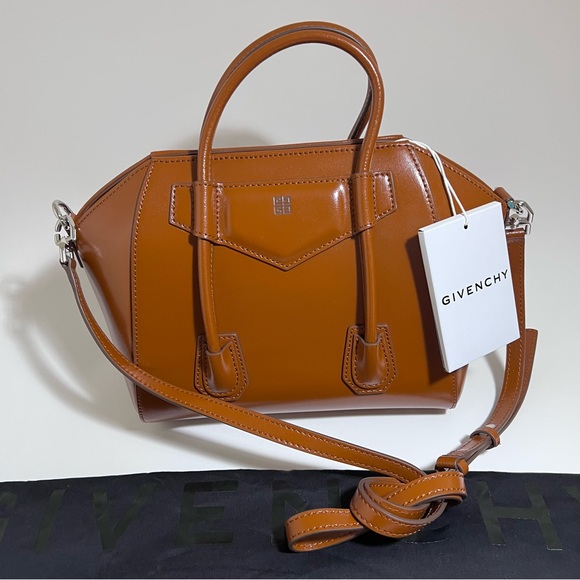 Givenchy Mini Antigona Lock Bag in box leather / Authentic - Picture 4 of 9